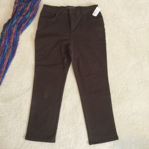 NWT Brown Gloria Vanderbilt Jeans in Size 12 Petite Short - Picture 2 of 7